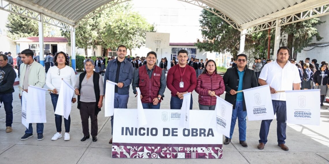 Omar Muñoz inicia obra de captadores pluviales en la Telesecundaria Francisco Alatorre