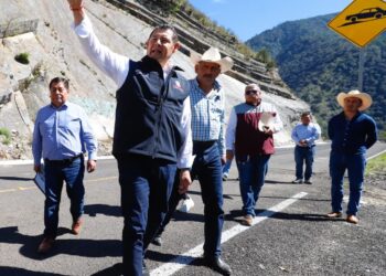 Avanza Carretera Interserrana, obra estratégica que conectará la Sierra Norte
