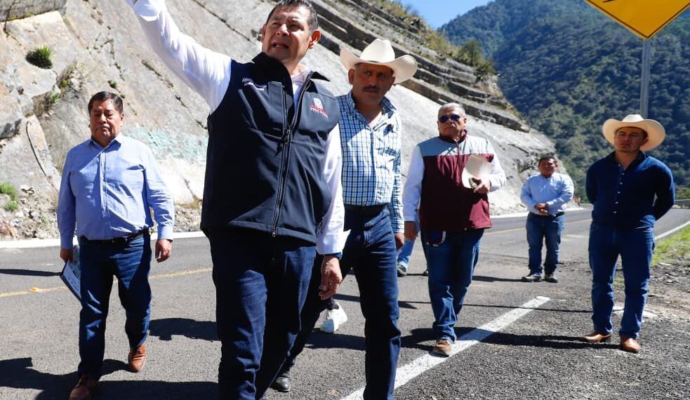 Avanza Carretera Interserrana, obra estratégica que conectará la Sierra Norte