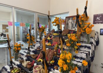 Inauguran «Muestra de Ofrenda de Santa Inés Ahuatempan» en el IPAM