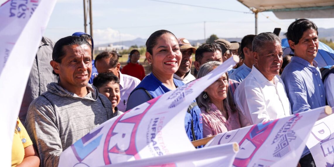 Mejora Lupita Cuautle servicios básicos en San Luis Tehuiloyocan con nueva red de electrificación