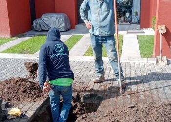 SOSAPACH atiende dos reportes ciudadanos por fugas de agua en Momoxpan y Mixquitla, en San Pedro Cholula