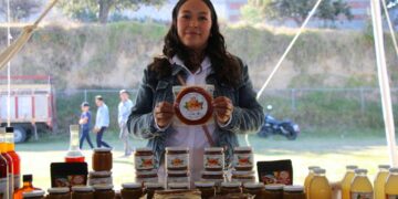 Inauguran la Feria Agroartesanal del Tejocote en Santa María Atexcac