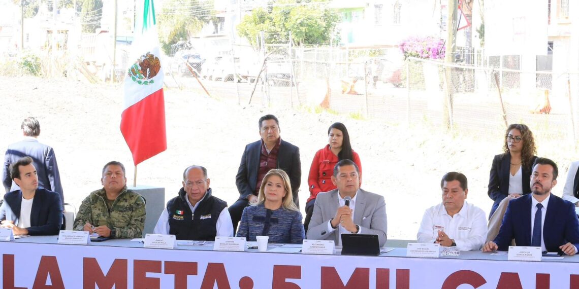 Drones, binomios y maquinaria especializada refuerzan operativo de búsqueda en Huauchinango