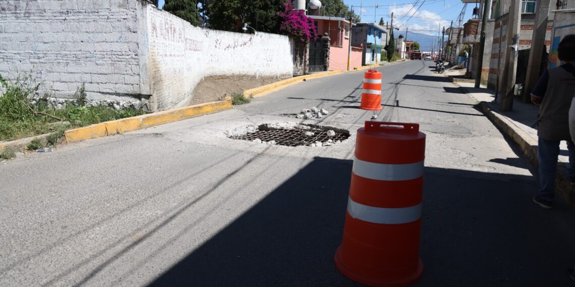 Supervisa Omar Muñoz trabajos en puente-alcantarilla de importante vialidad del municipio