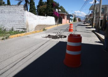 Supervisa Omar Muñoz trabajos en puente-alcantarilla de importante vialidad del municipio