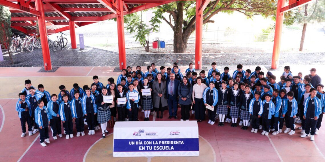 Impulsa Lupita Cuautle a estudiantes sobresalientes en la décima edición del programa escolar