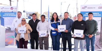 Entrega Lupita Cuautle adoquinamiento en San Bernardino Tlaxcalancingo